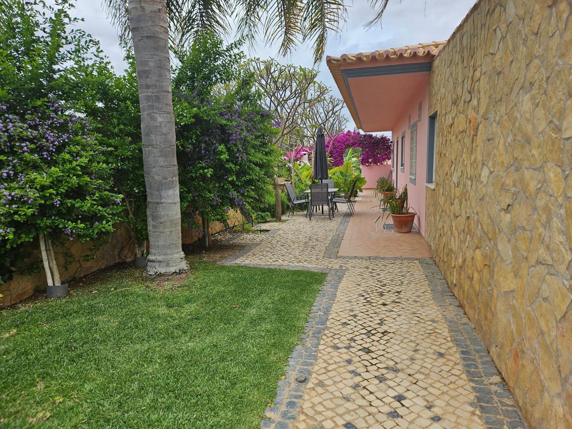 Vila Das Petalas By Atlantichotels Portimão Exteriör bild